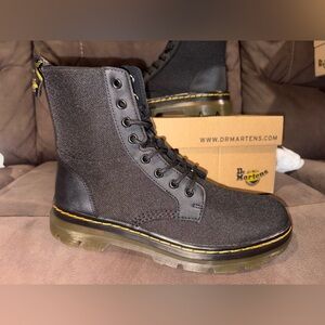 Dr. Martens Combs Lug Sole Combat boots Mens size 9/ woman’s 10